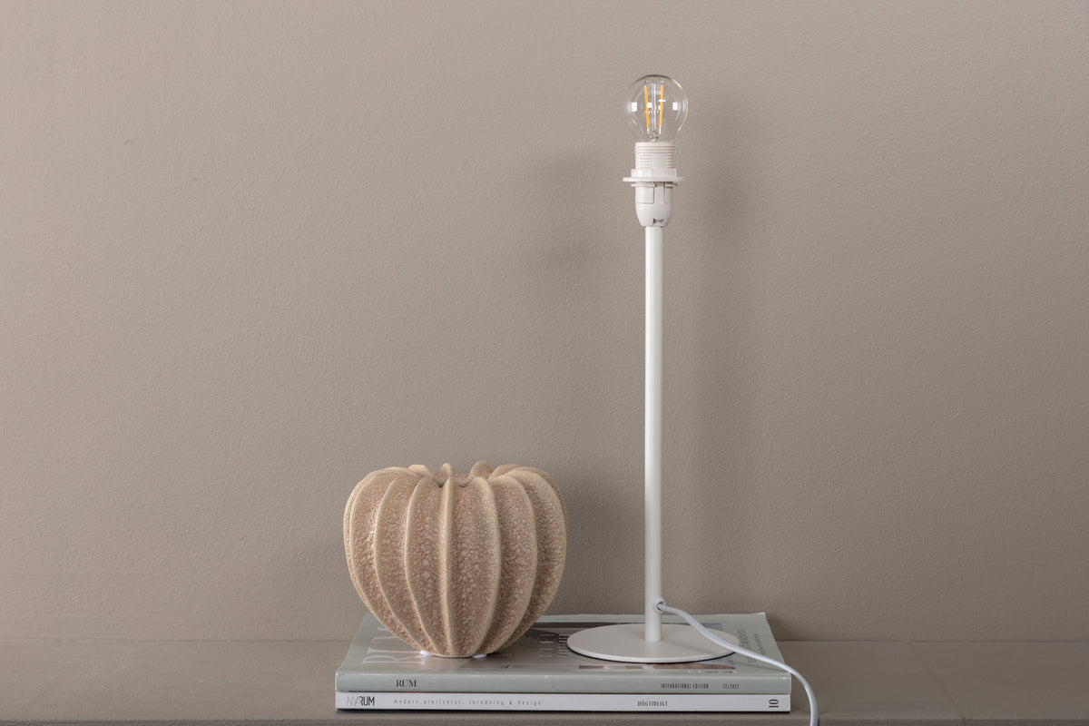 Tischlampe „Desire“ – Schlichtes Design mit stilvoller Lichtquelle