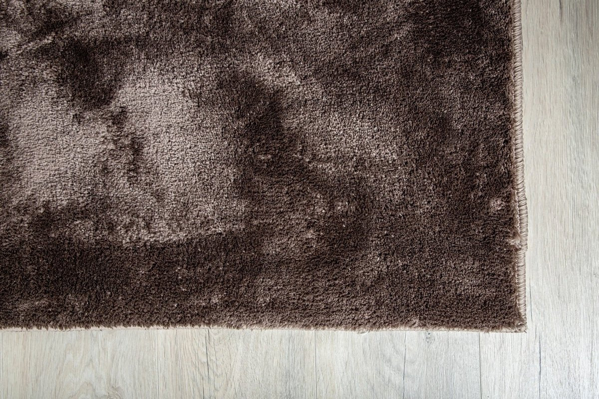 Teppich Selina – mit Glanzoptik aus Polyester & Vliesstoff