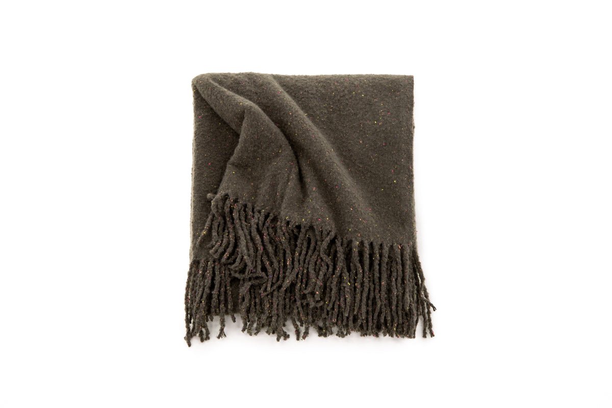 Tagesdecke Malin Anthrazit – 170×130 cm mit Fransen & Melierung