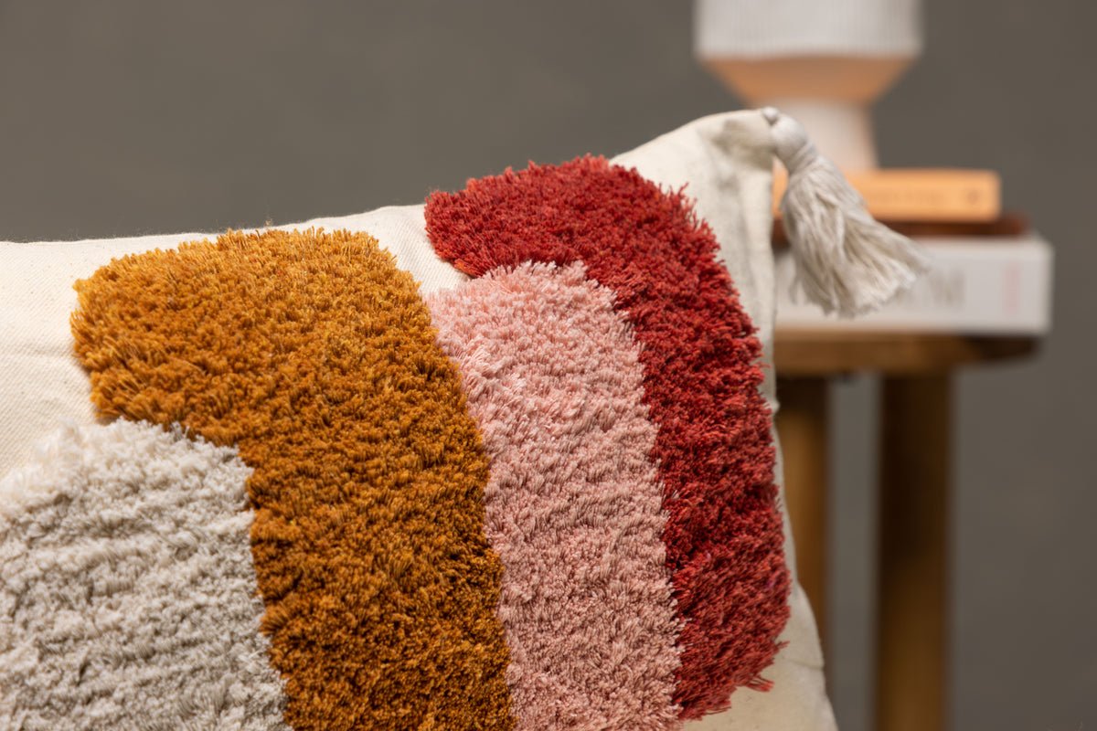 Kissenbezug Vibe - 50x30 cm in Weiß mit buntem Muster