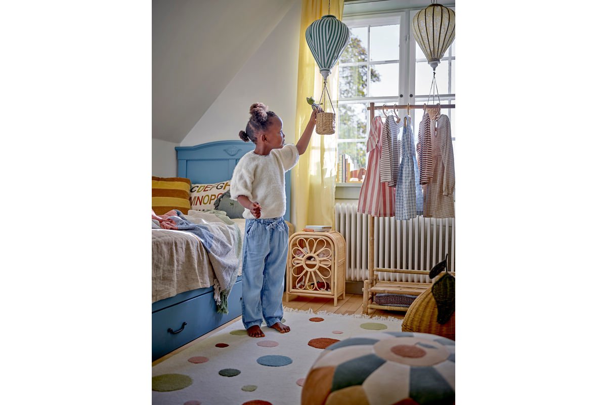 Kinder-Kommode Ubud – Blumenform aus natürlichem Rattan