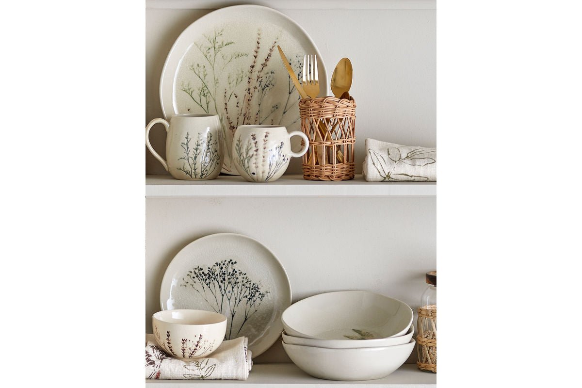 Geschirrset Elina – Handgemaltes Blumendesign in Naturtönen (12-teilig)