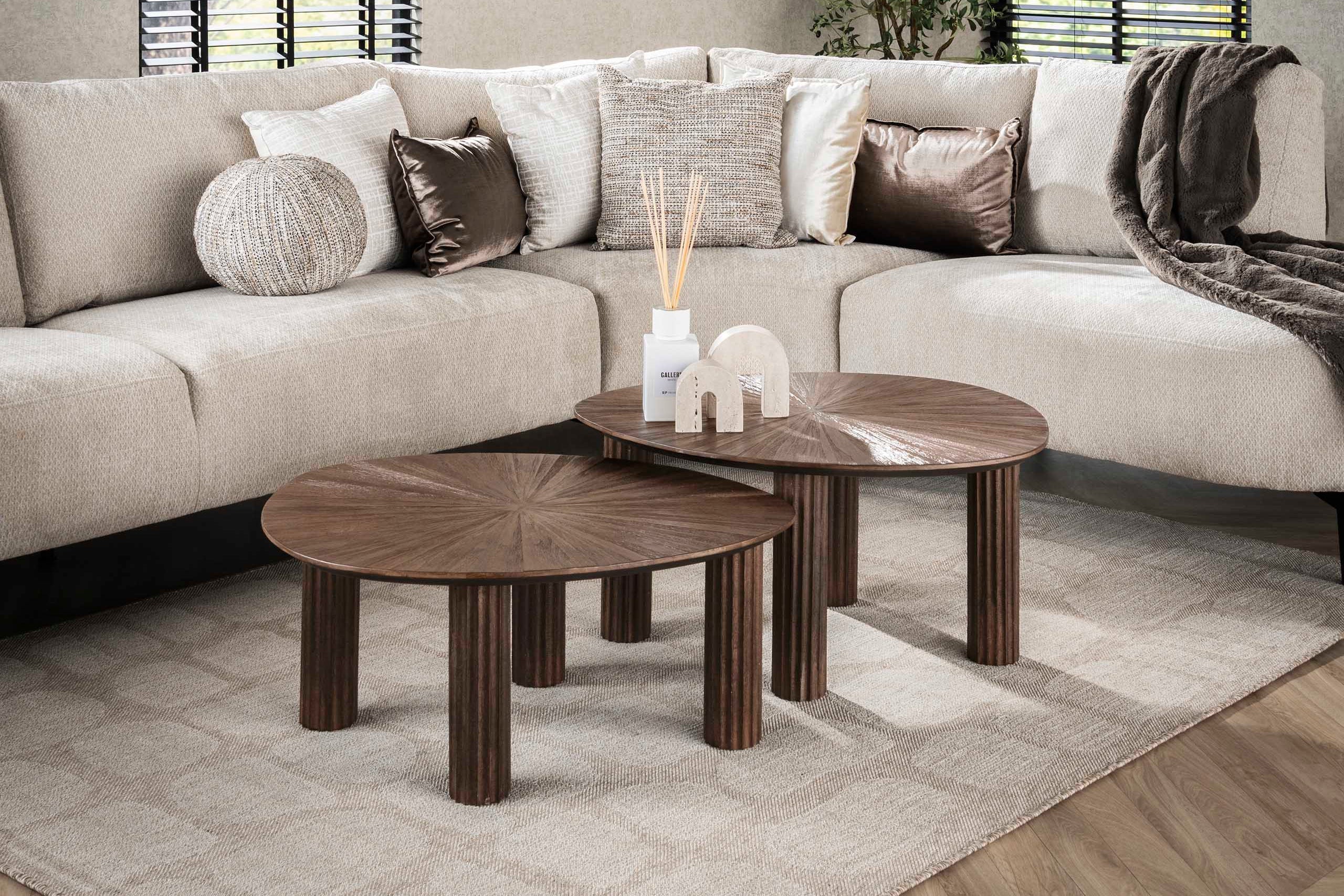 Couchtisch Soluma - 2er Set aus hochwertigem Teakholz im Dreieck-Design