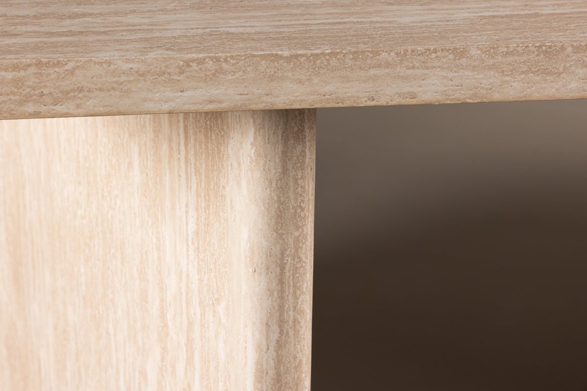 Esstisch Alenya - mit klarer Formensprache und großzügiger Tischplatte