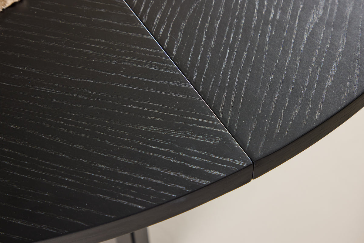 Esstisch Zephyr - die perfekte Balance zwischen Funktionalität und Stil