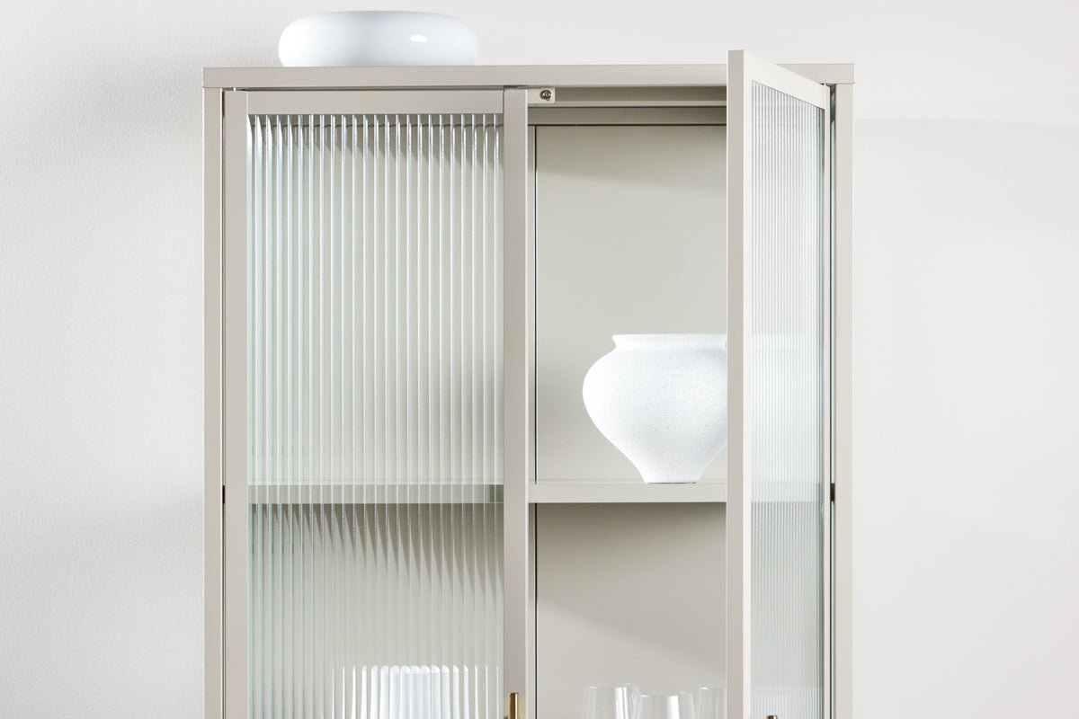 Kommode/Vitrine Lenora – Beige, Modern-Classy mit Retro-Akzent