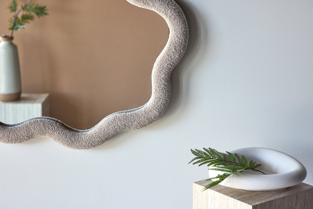 Spiegel Fluffo – mit Bouclé-Rahmen