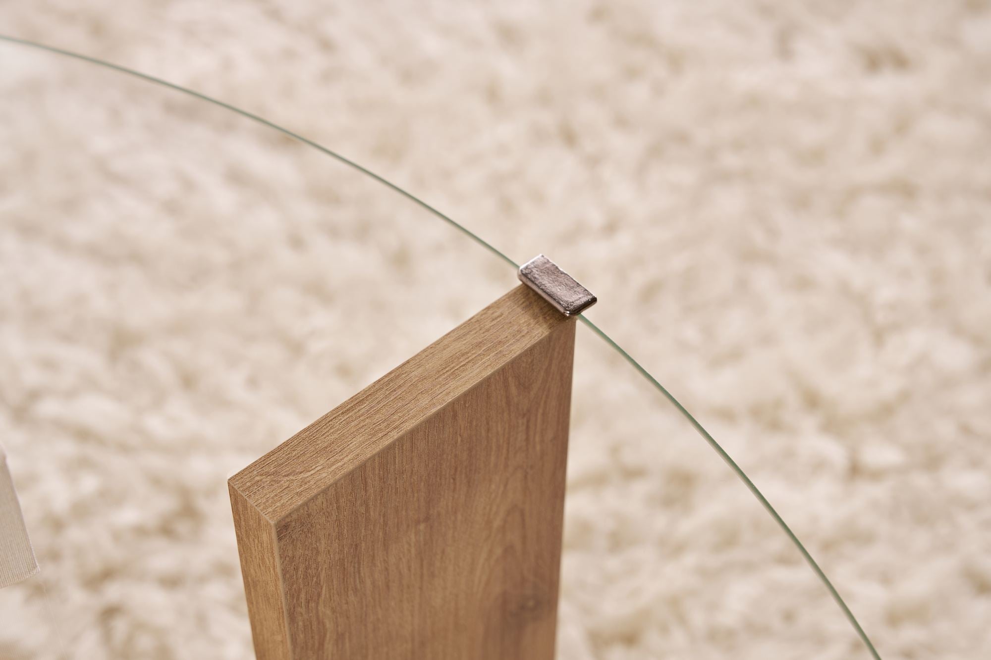 Couchtisch Davira - mit runder Glasplatte und Holzoptik