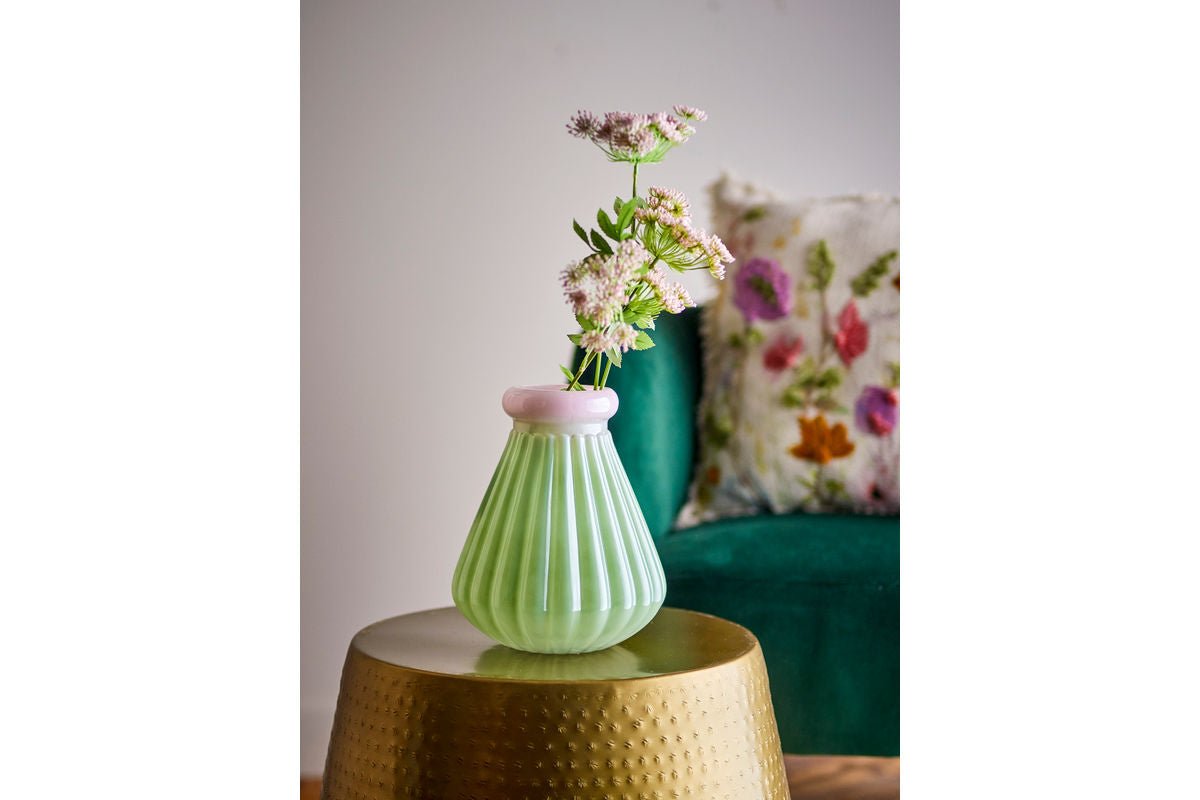 Vase Edona – Mundgeblasenes Glas mit sanfter Riffelung