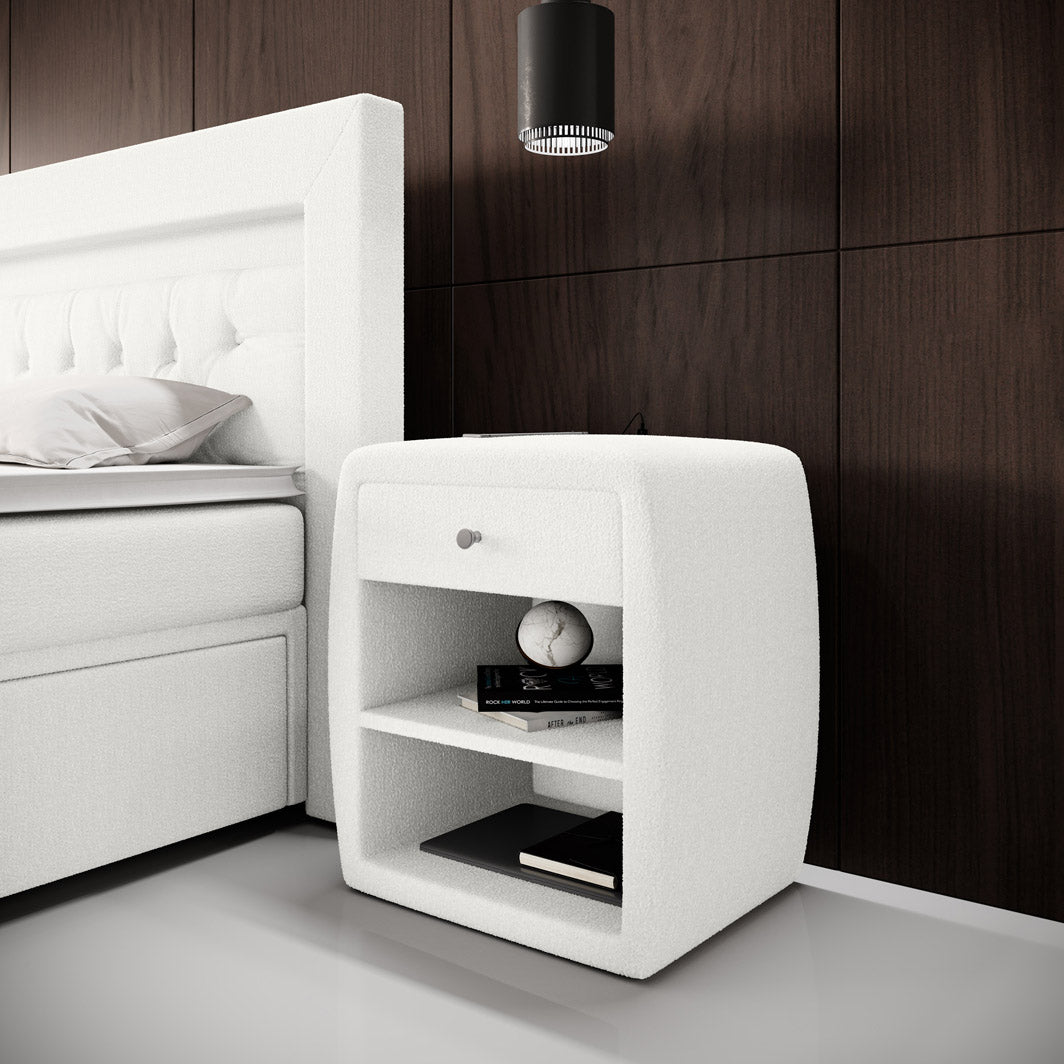 Designer Nachttisch Lilly mit USB Anschluss in Bouclé