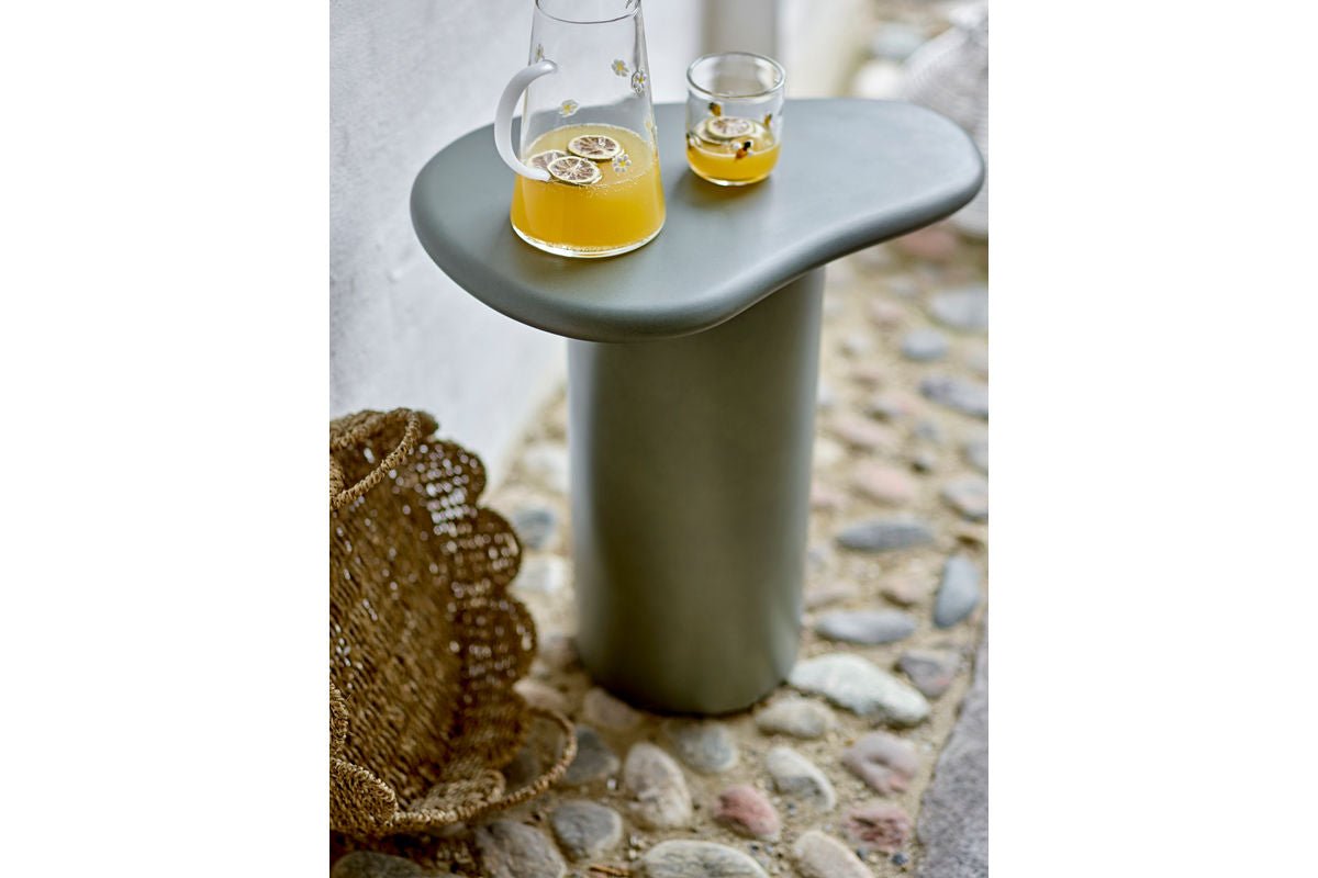 Garten-Beistelltisch Kivo – Zeitloses Design aus Faserzement in Grau