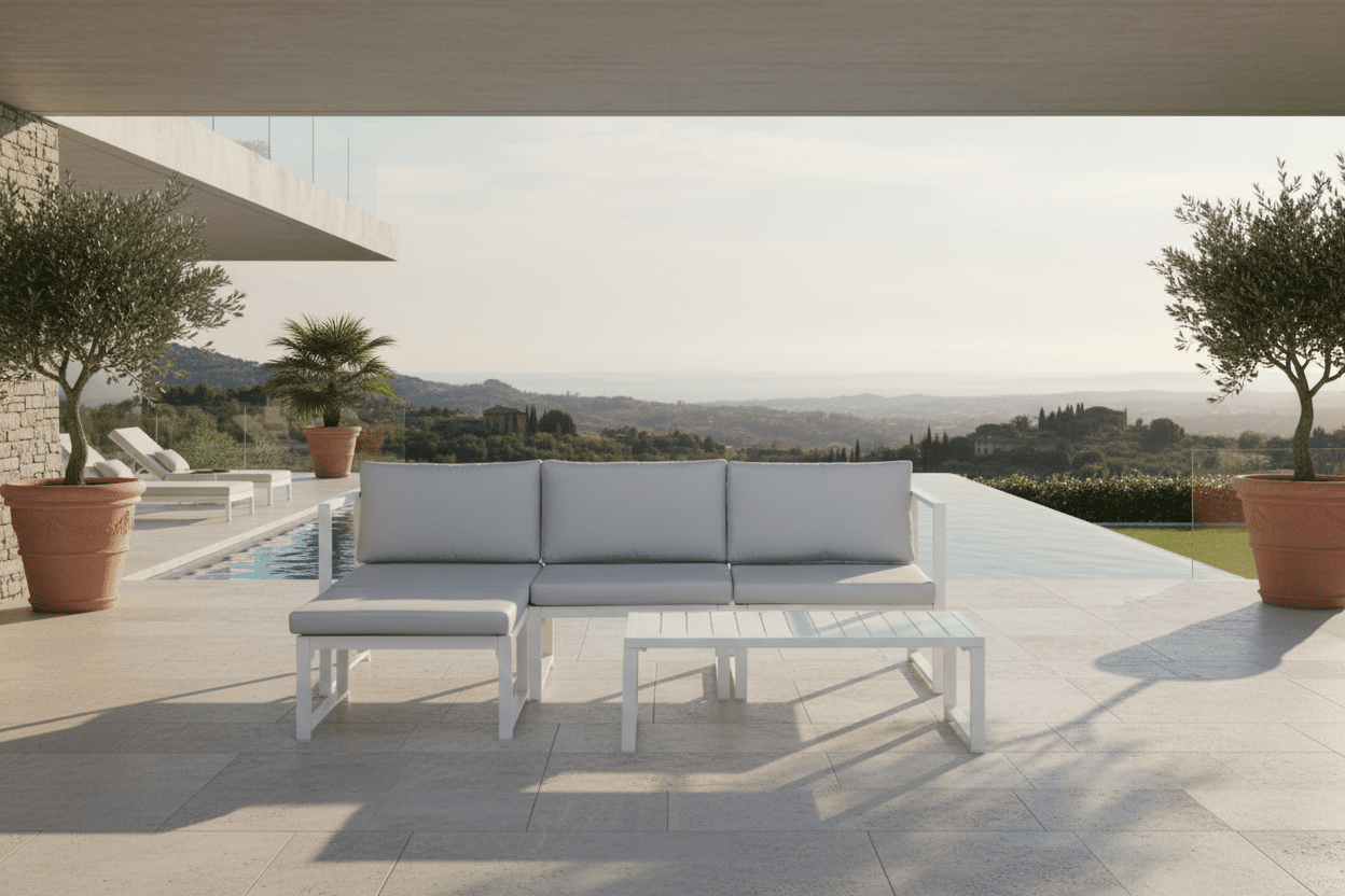 Garten Loungeset Alicia – mit hellgrauen Kissen & Couchtisch