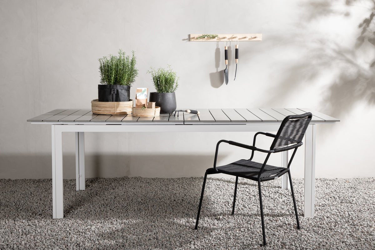 Gartentisch Kairen - perfekt für gesellige Runden im Freien