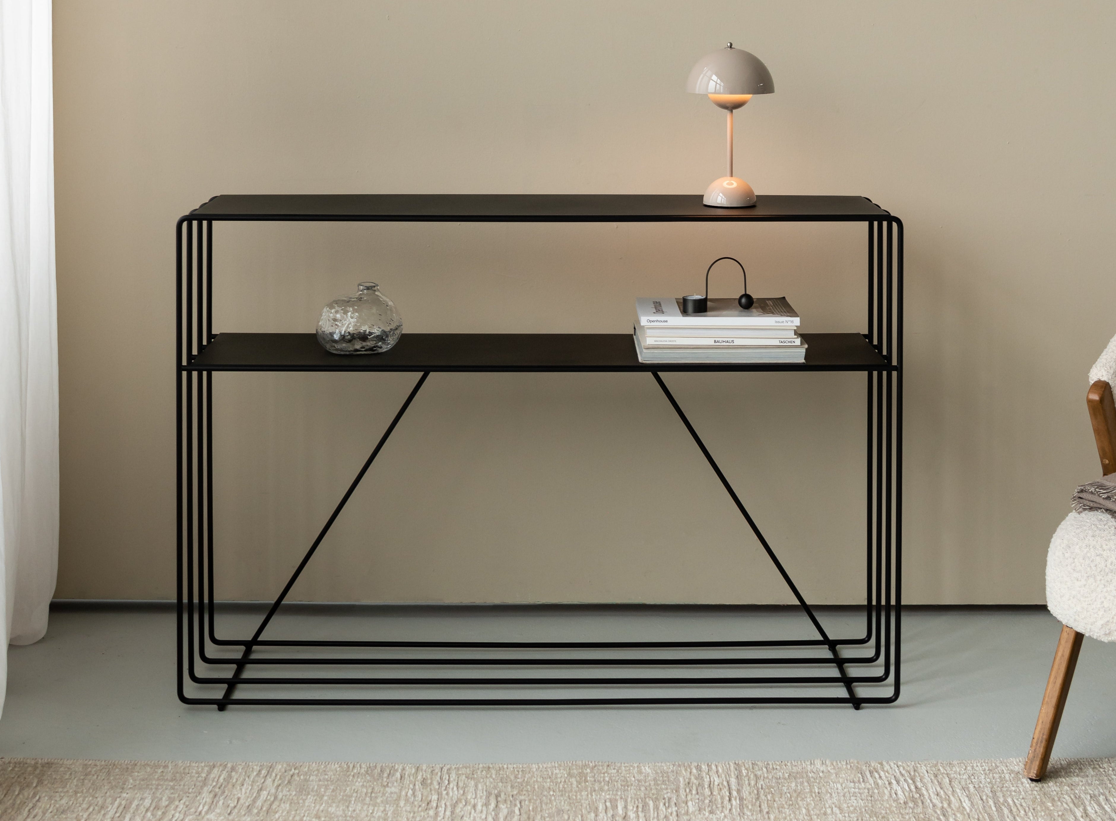 Kommode Ria – Metall-Design mit zwei Ablagen