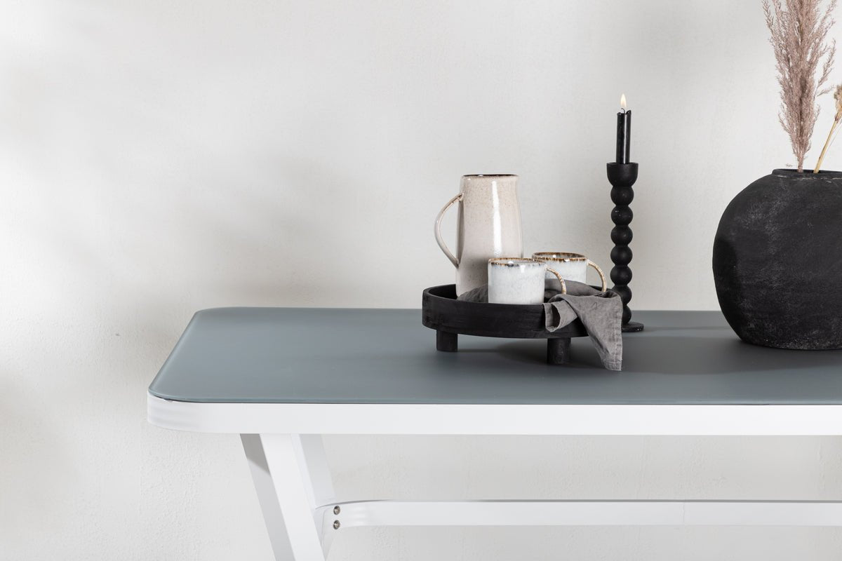 Garden table Amaré - a combination of matte glass top and aluminum frame