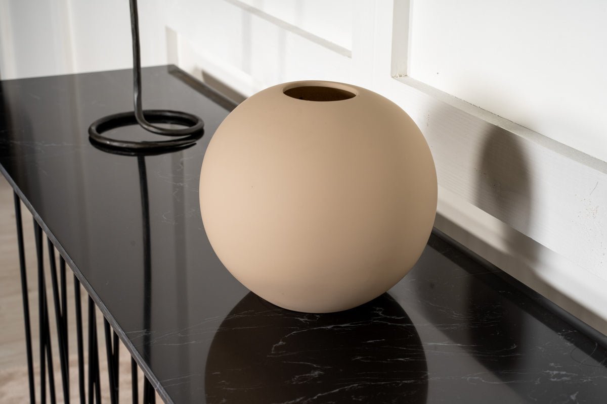 Side table Pablo – luxurious design with stone look