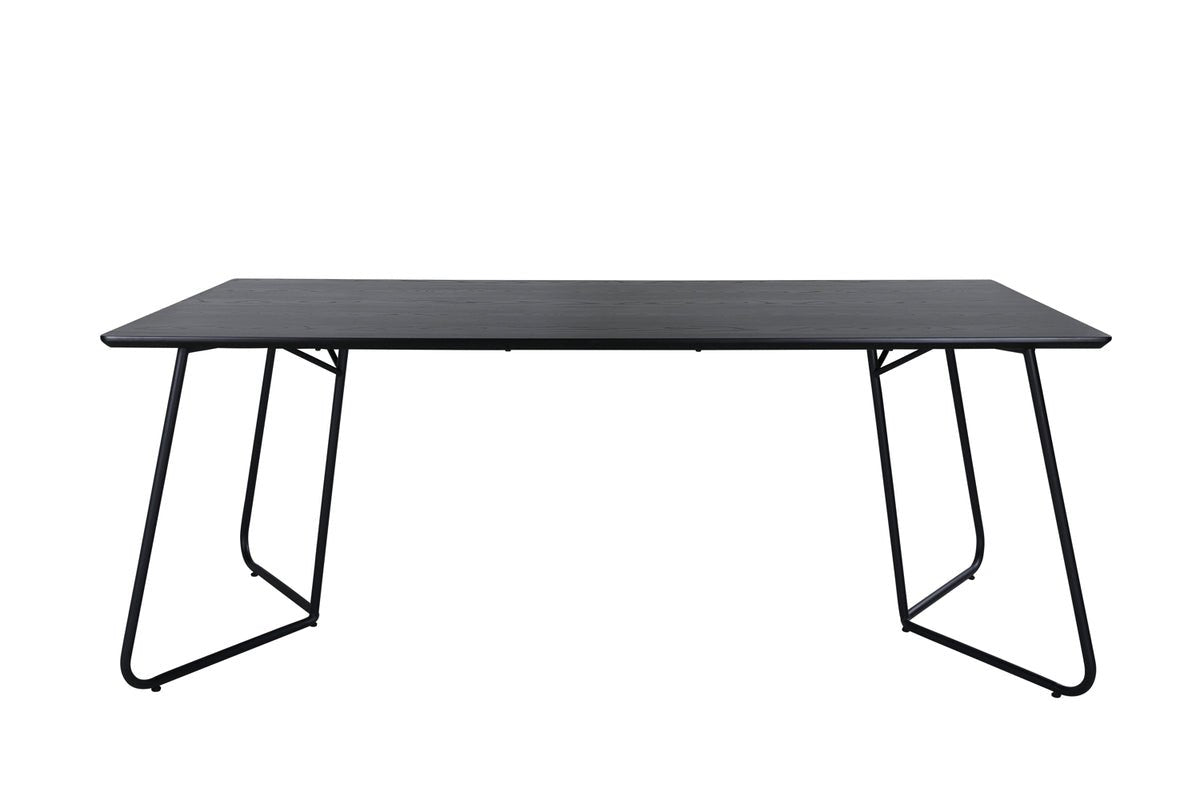 Dining table Tanoa - a Scandinavian inspired design with slightly splayed legs