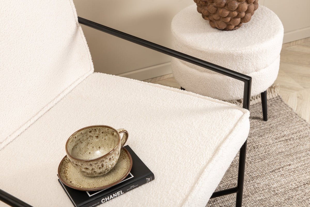 Designer Armchair Lundra – Upholstered Chair in Offwhite with Black Metal Frame