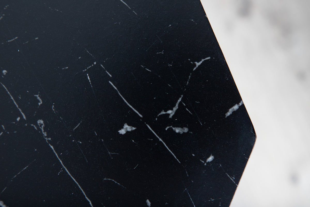 Dining table Orani - rests on a robust frame that combines stability and design