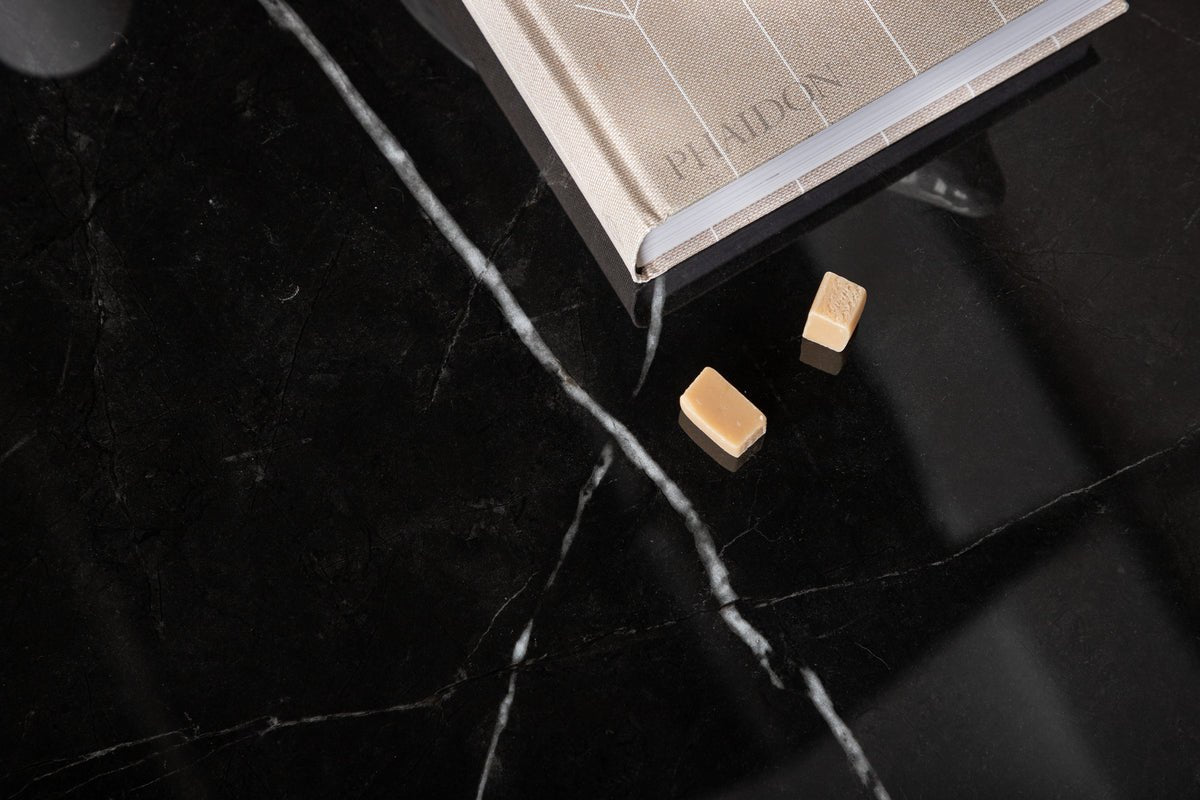 Coffee table Tango - with tabletop made of marble glass