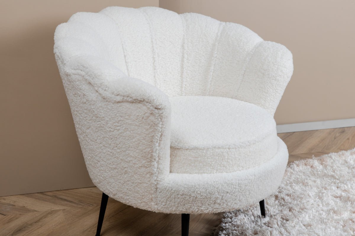 Armchair Celub - Available in 4 colors and 3 types of materials