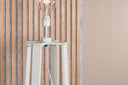 Stehlampe Paris – zeitlose Eleganz mit Holzbeinen und hellem Schirm