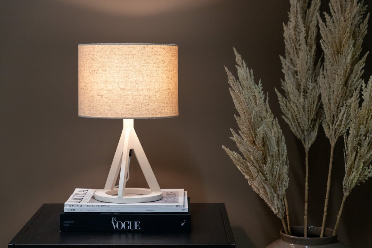 Table lamp "Nora" – Stylish tripod with a lampshade made of linen