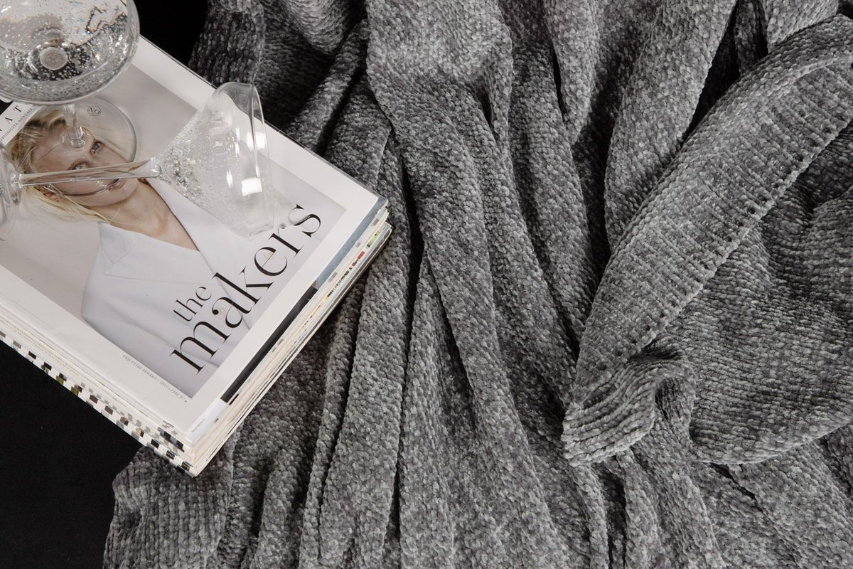 Bedspread Silva – 170×130 cm, soft chenille