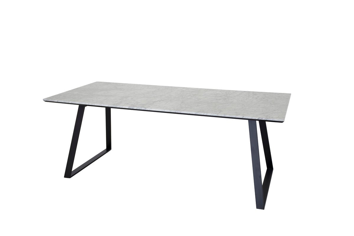 Dining table Lumae - harmoniously combines design and function