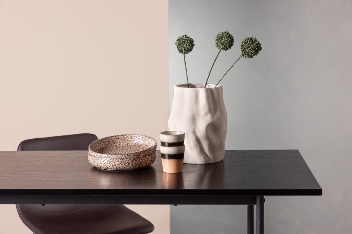 Dining table Maiko - with clean lines and black finish