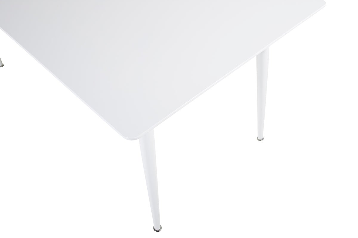 Dining table Lym - clear, bright design