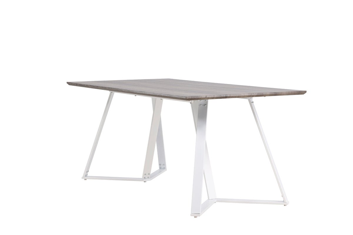 Dining table Waka - the decorative metal legs set a stylish accent