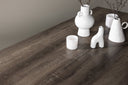 Dining table Waka - the decorative metal legs set a stylish accent