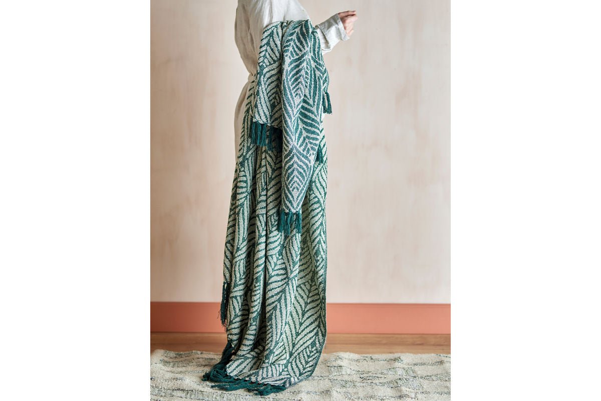 Verdea Bedspread – Recycled Cotton with Leaf Pattern