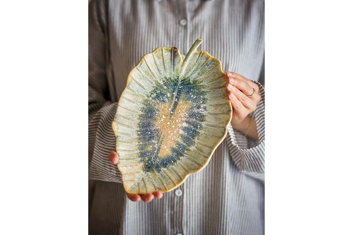 Serving Platter Sunae - made of stoneware - leaf shape