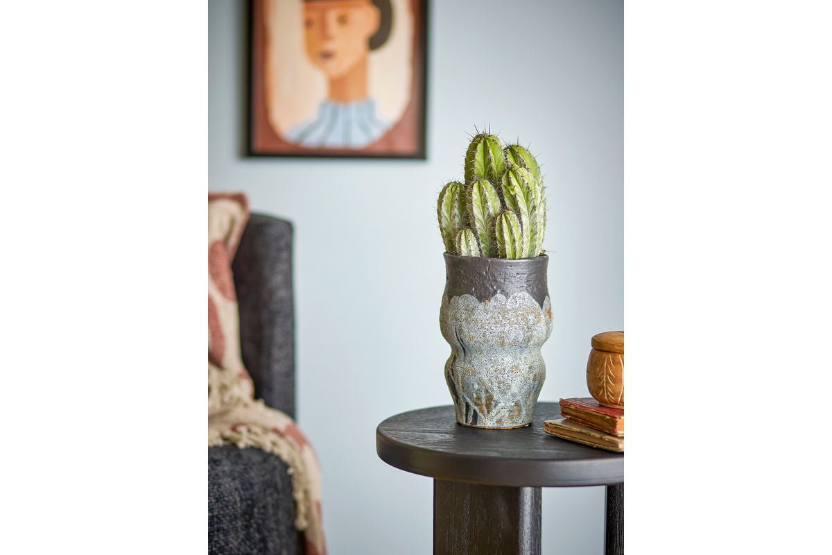 Flower Pot Elvar – Textured Glaze in Blue with Earth Tones