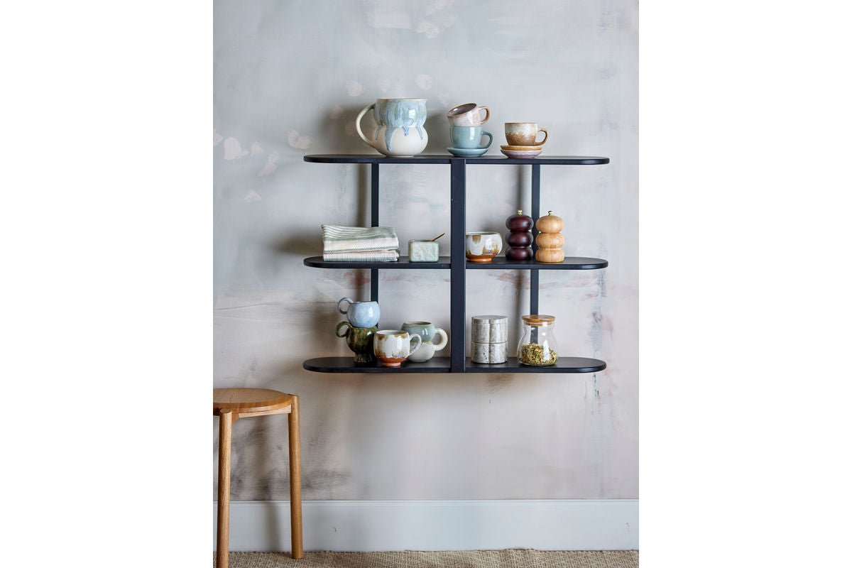 Regal Sombra – Skulpturales Design in Schwarz