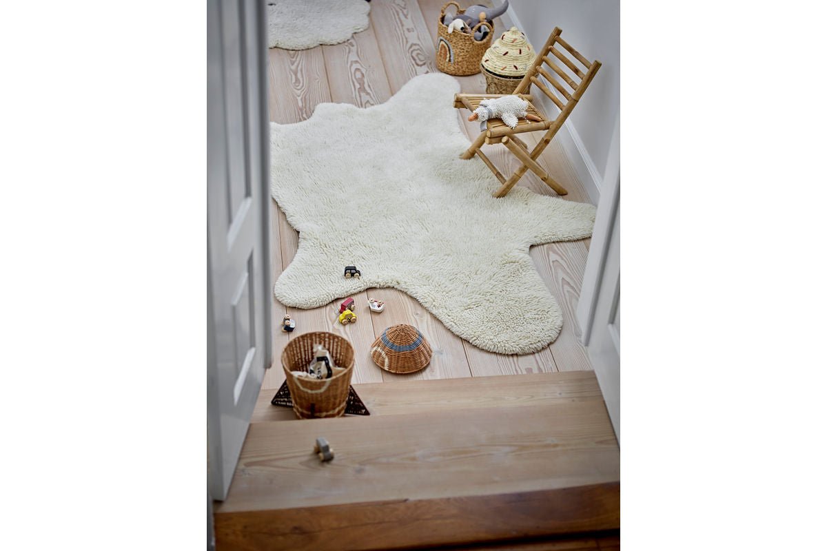 Children's Rug "Björn" – White Wool Rug in Bear Shape