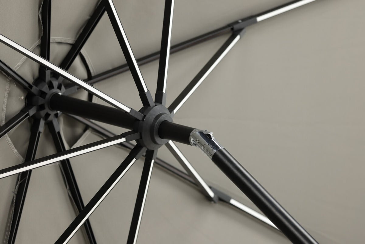 Parasol Lightning – Ø270 cm available in Black or Gray