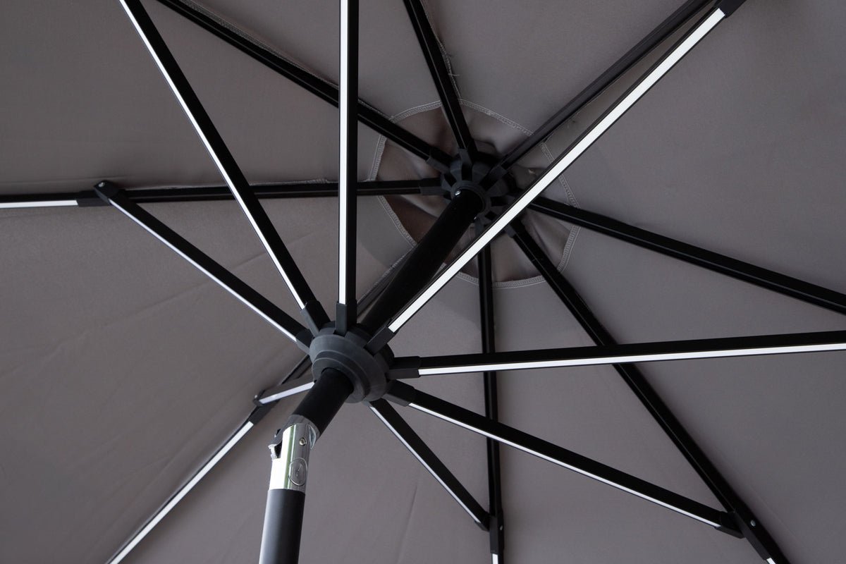 Parasol Lightning – Ø270 cm available in Black or Gray