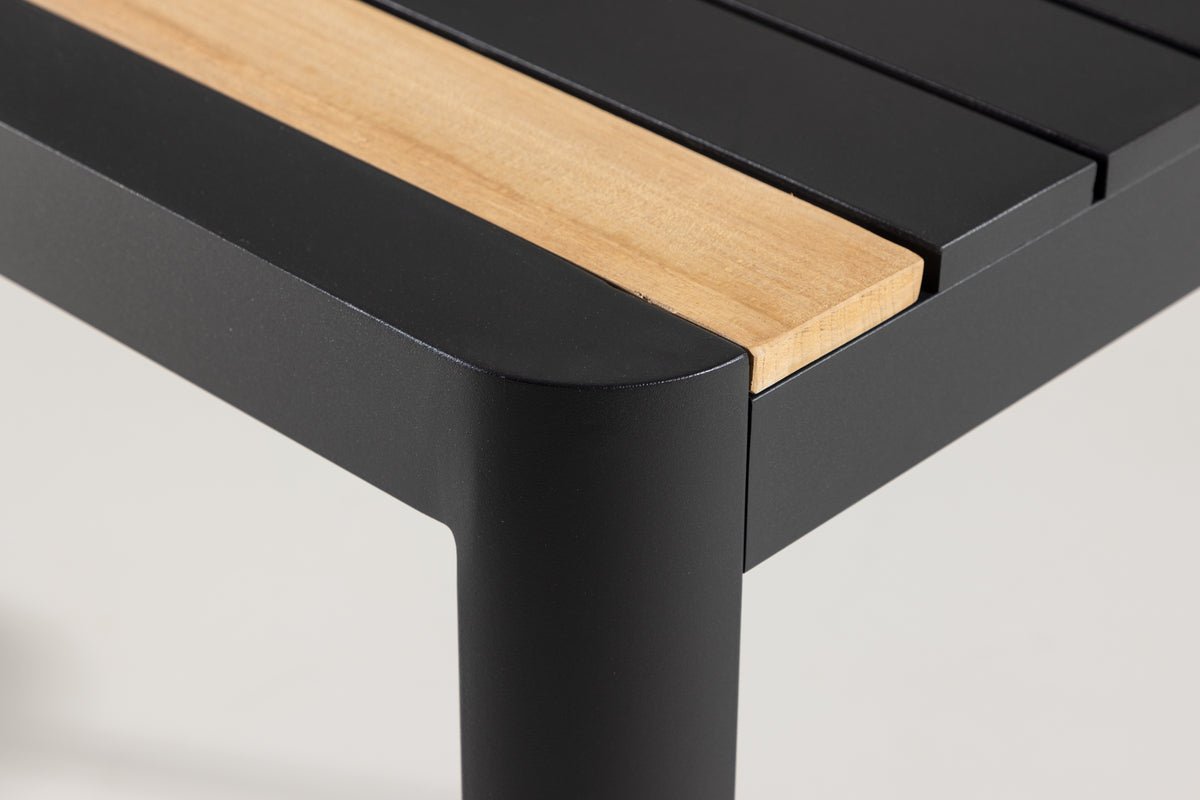 Garden Table Nuru - Teak Wood and Aluminum for Stability and Durability