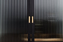 Showcase Leonie - in Black with Wavy Glass Effect