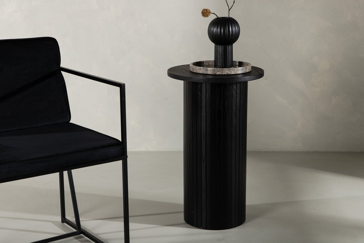 Side Table Nala – modern design with ribbed details
