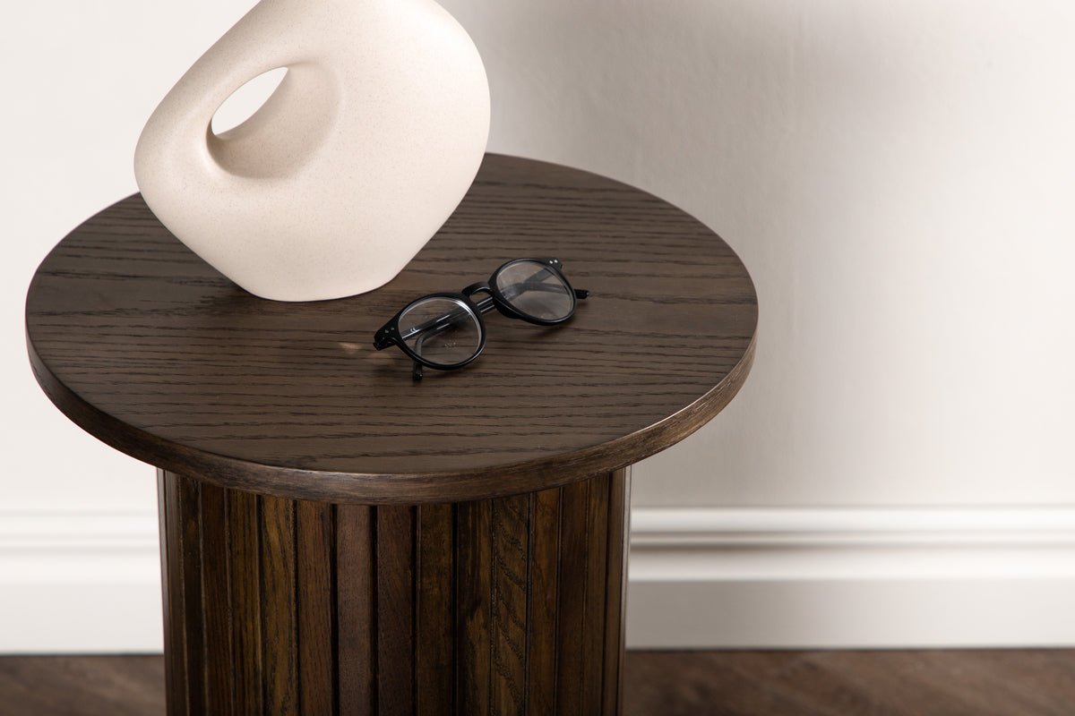 Side Table Nala – modern design with ribbed details