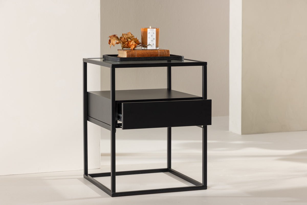 Side table Celia – in two colors with glass top