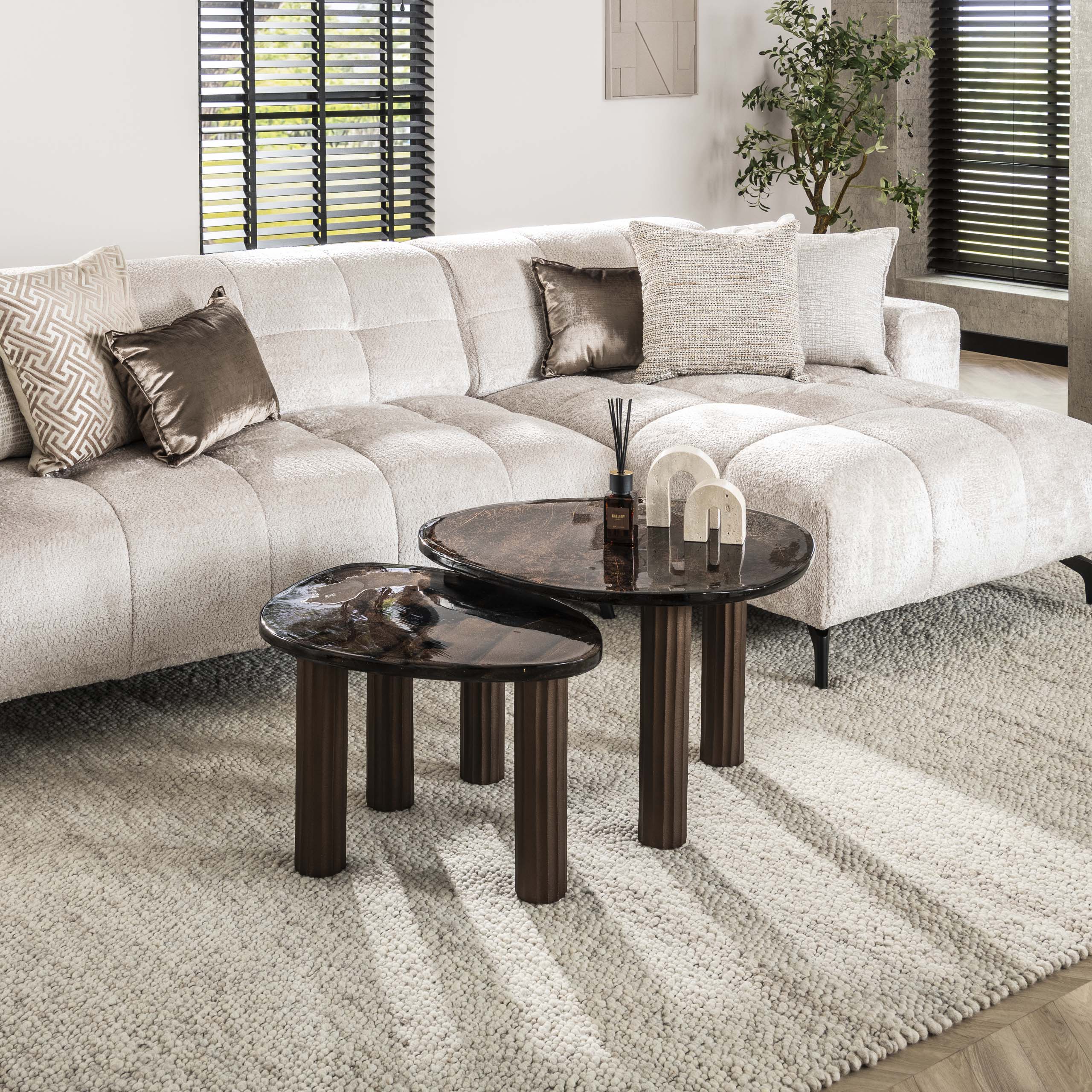 Couchtisch Elysium - Größe L in Antikkupfer oder Antikgold mit Gussglas