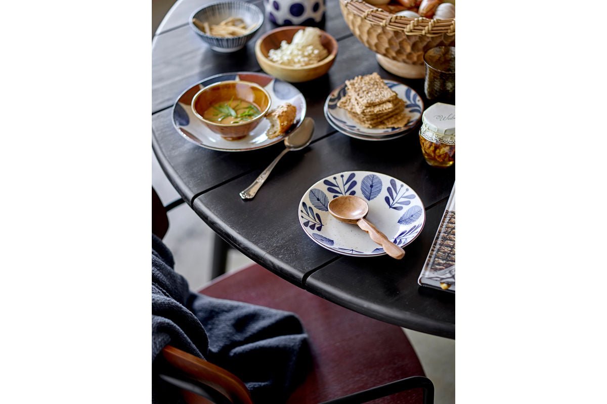 Plate Salia – made of porcelain