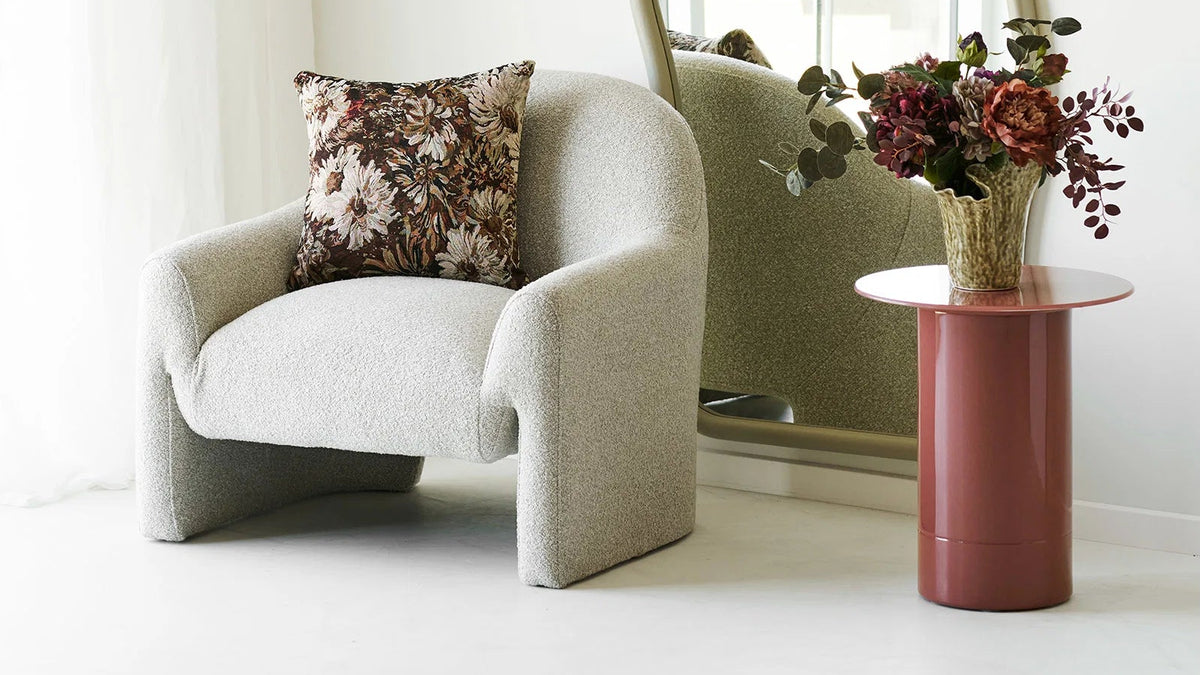 Decorative cushion Nadja - with a warm color palette