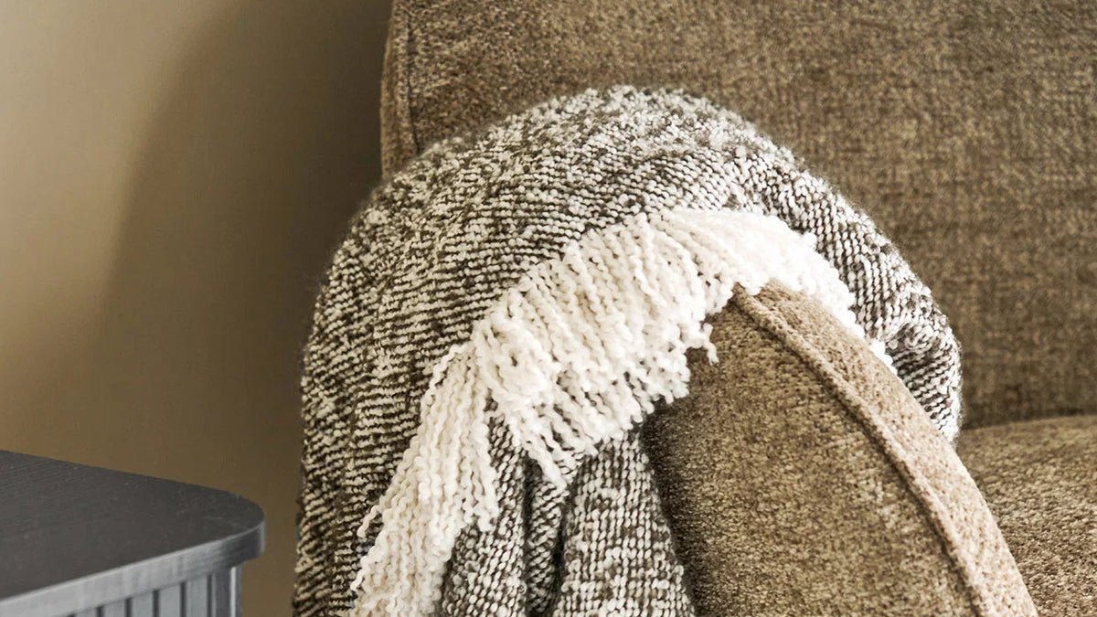 Bedspread Solingo - made from a high-quality material blend