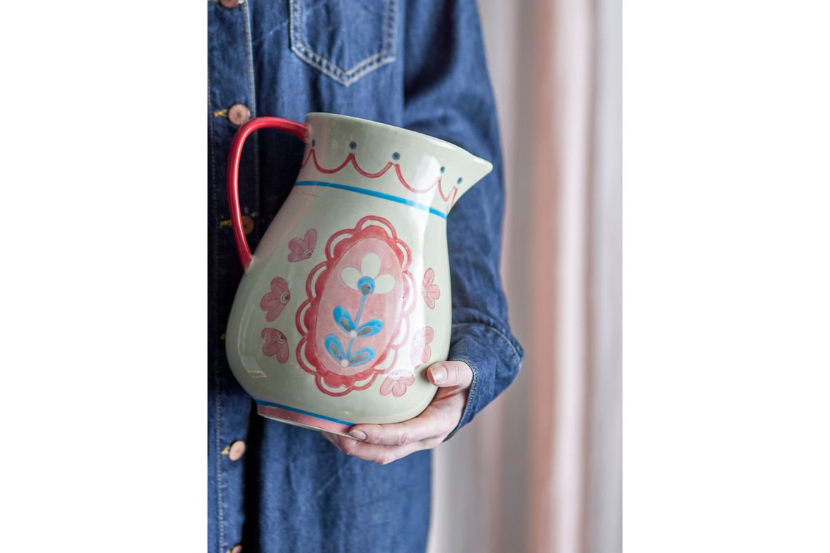 Krug Miren – Hand-Decorated Stoneware with Floral Motif